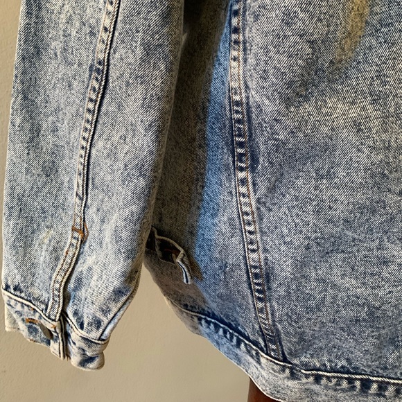 Vintage Acid Wash Oversized Denim Jacket - Picture 4 of 6